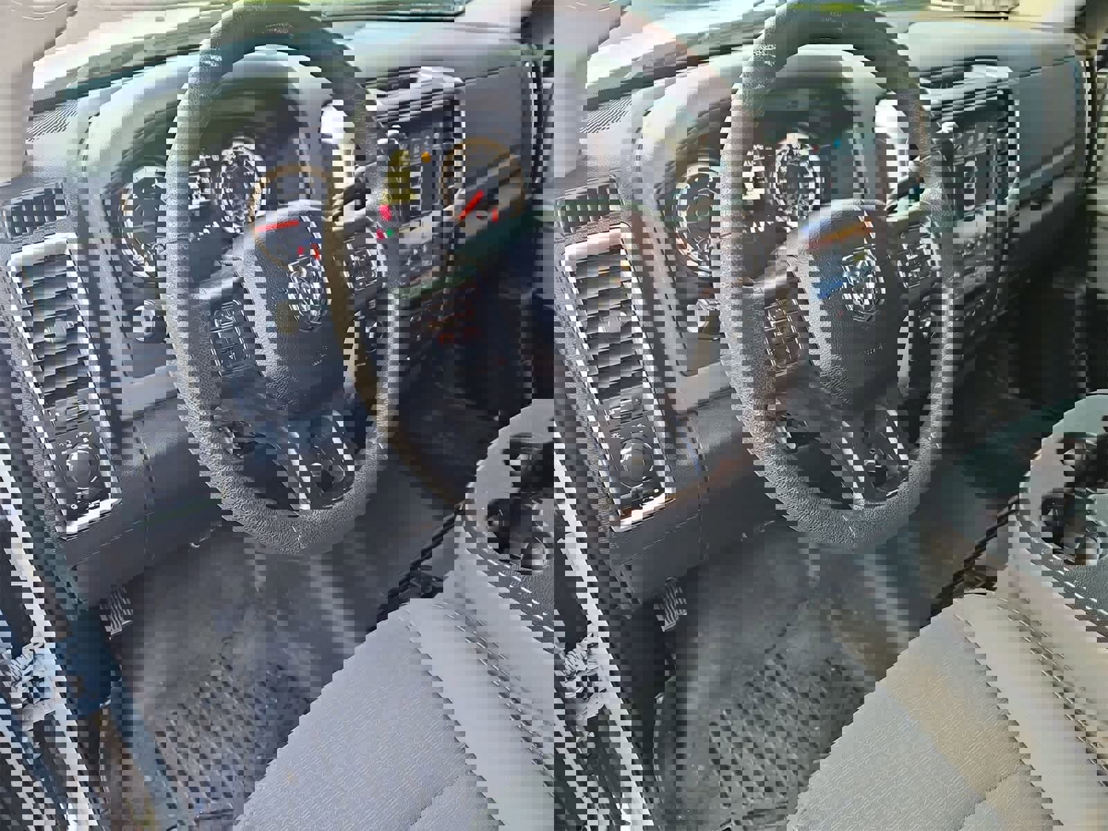 Used 2018 RAM 2500 SLT image 2