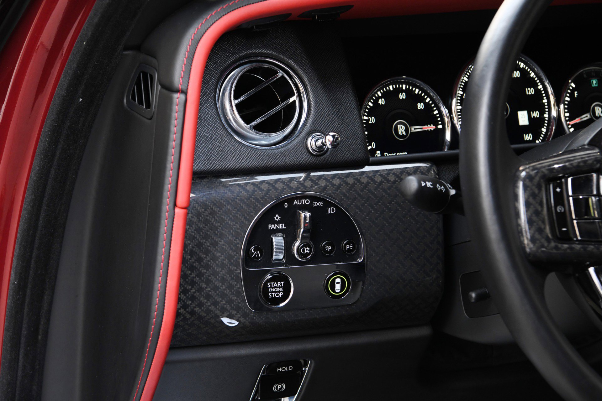 Used 2021 Rolls-Royce Cullinan Black Badge image 15