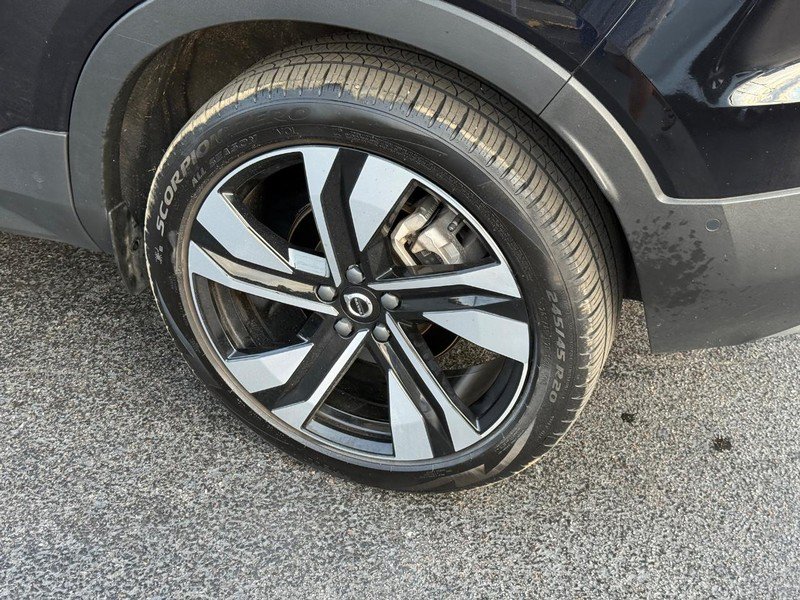 Used 2024 Volvo XC40 B5 Ultimate w/ Protection Package Premier AWD/4WD image 8