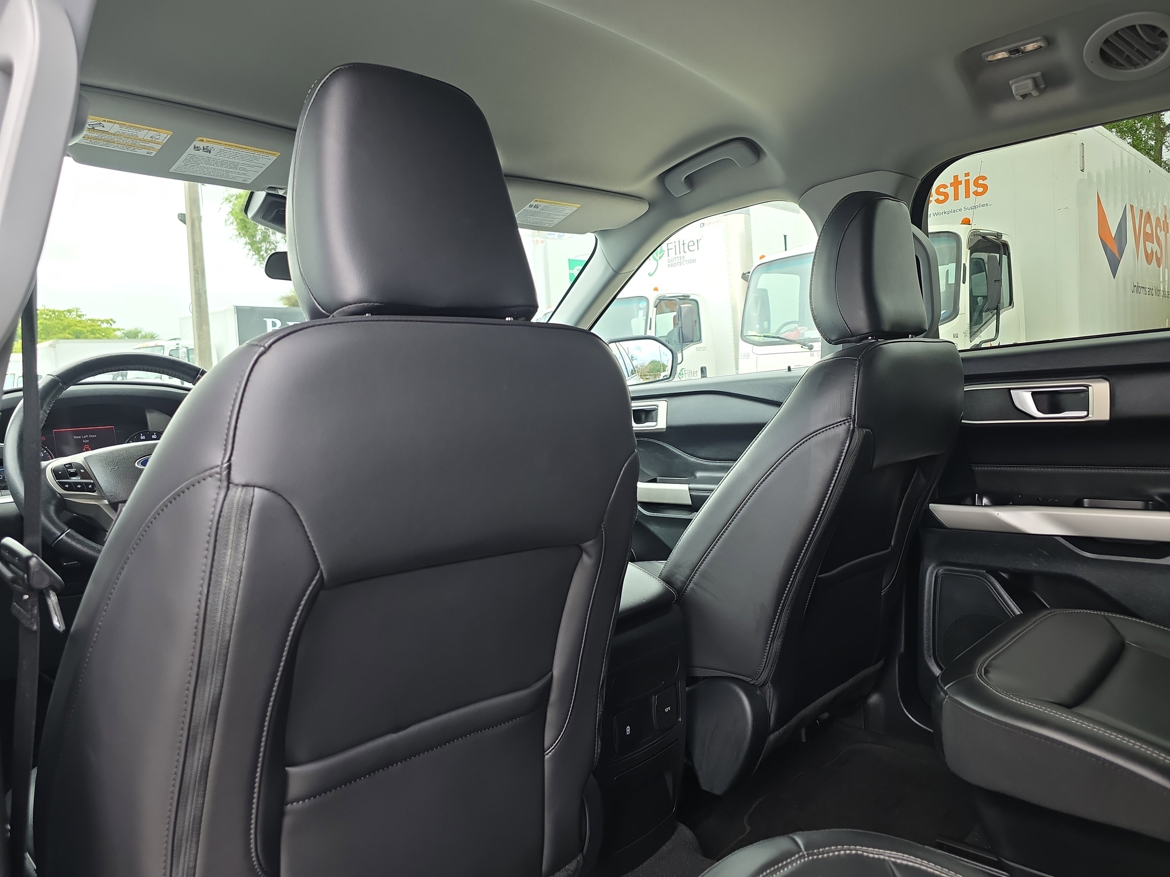 Used 2023 Ford Explorer XLT w/ Equipment Group 202A RWD image 18