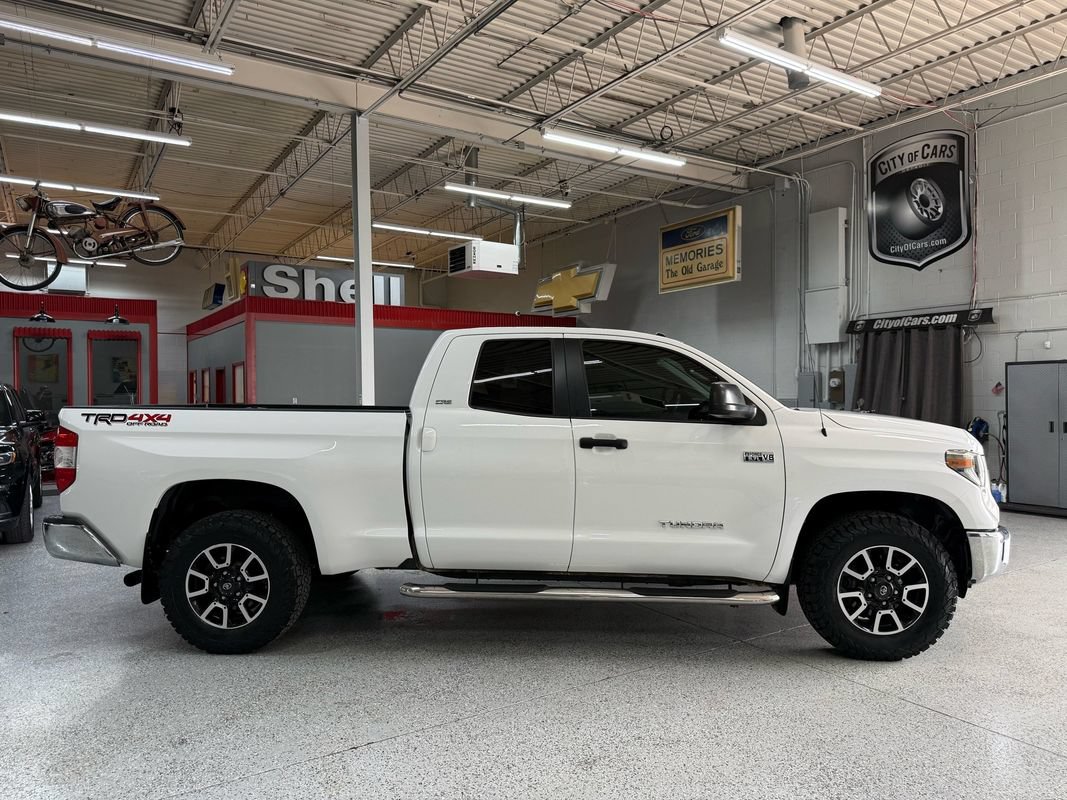 Used 2018 Toyota Tundra SR5 AWD/4WD image 6