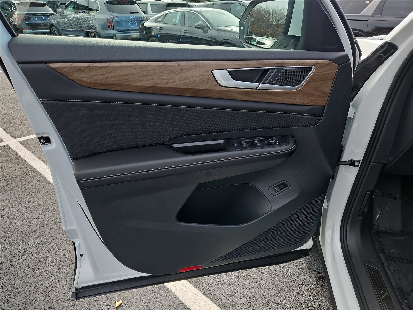 New 2026 Volkswagen Atlas SE image 12