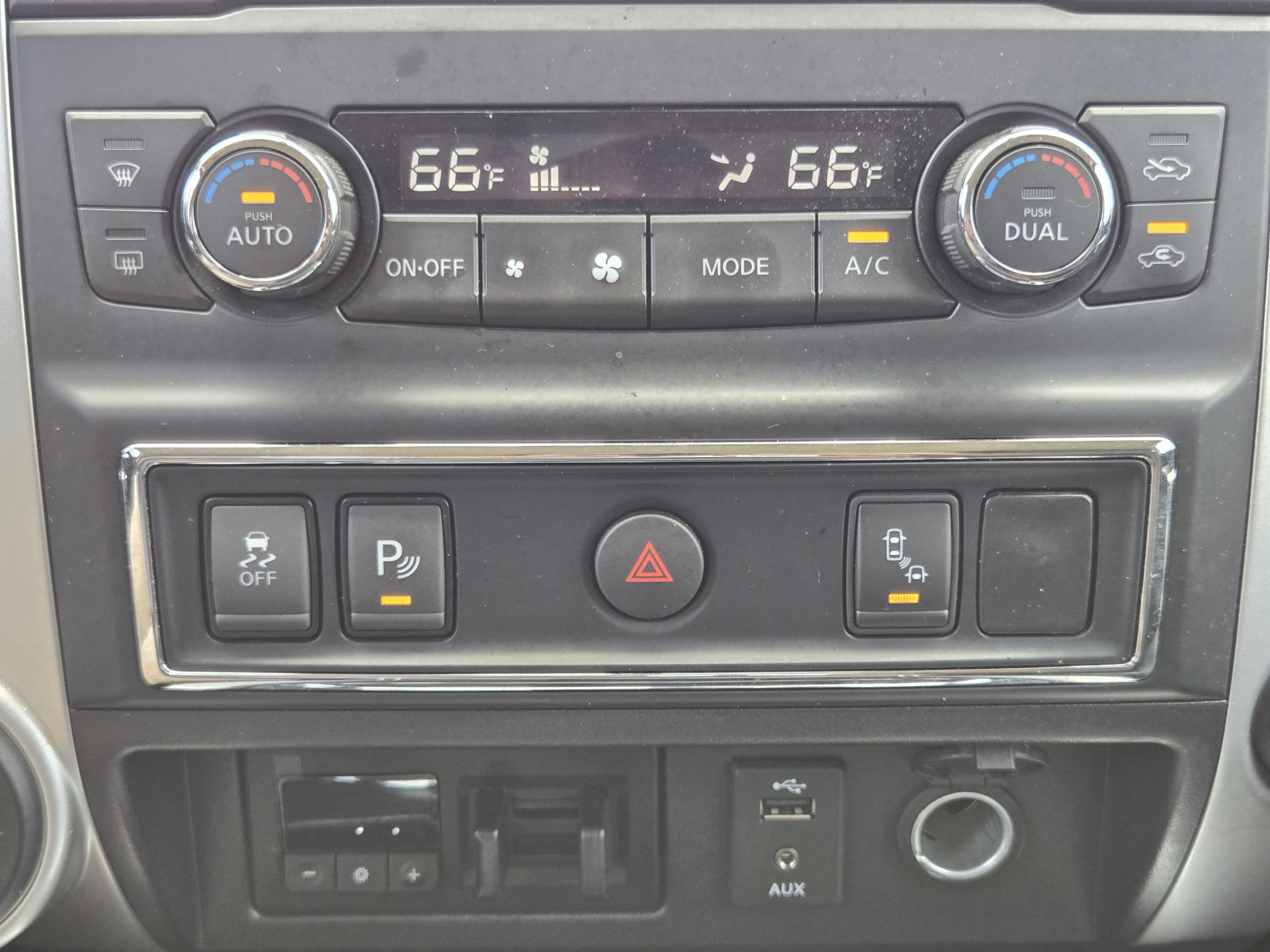 Used 2018 Nissan Titan PRO-4X w/ Pro-4x Utility Package AWD/4WD image 15