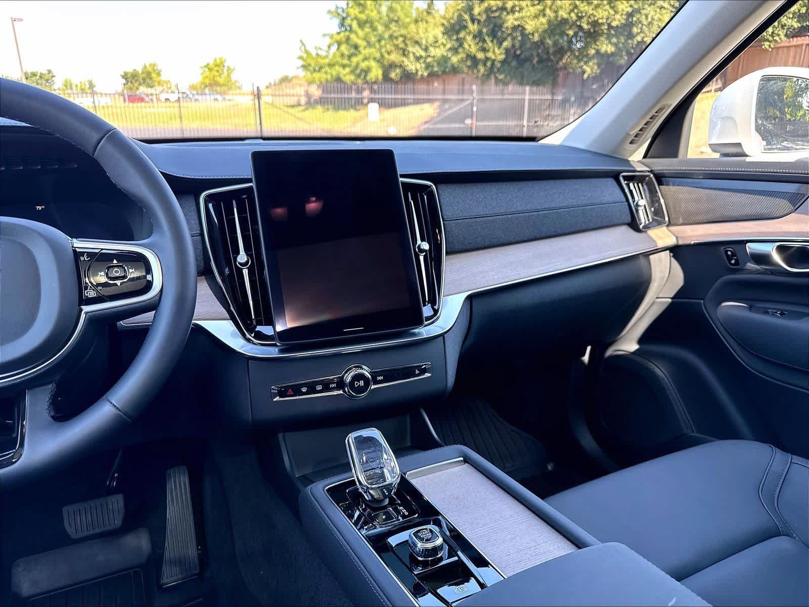 Used 2026 Volvo XC90 B5 Plus w/ Protection Package AWD/4WD image 9
