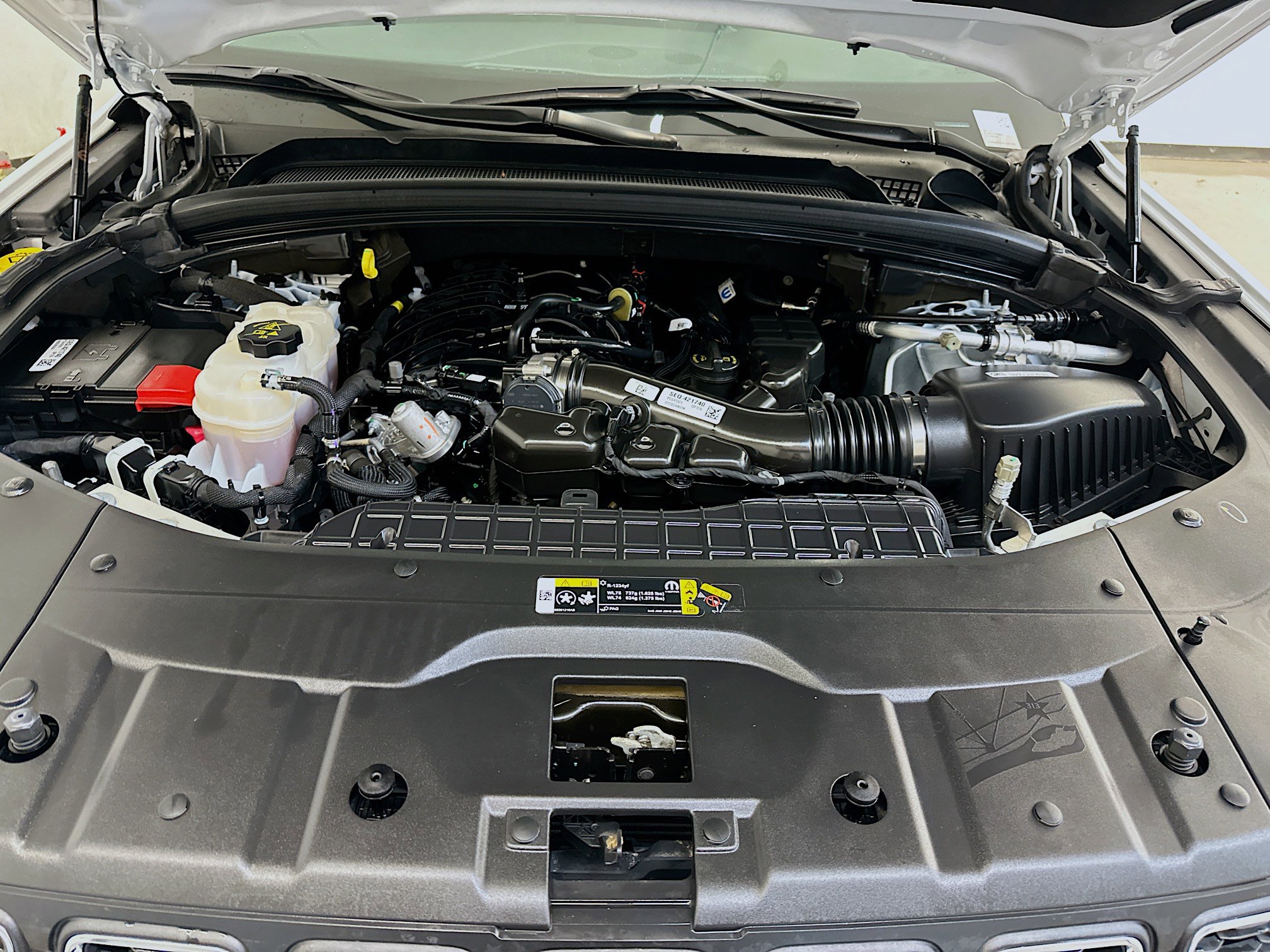 Used 2023 Jeep Grand Cherokee Laredo image 33