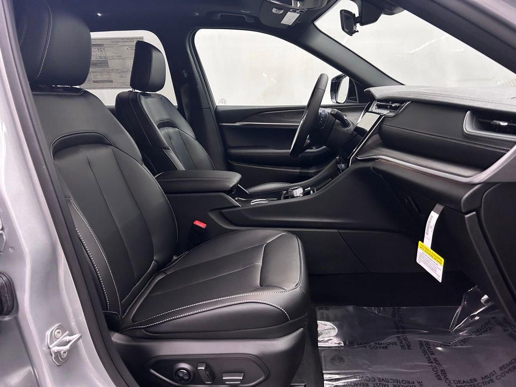 New 2025 Jeep Grand Cherokee L Limited image 19
