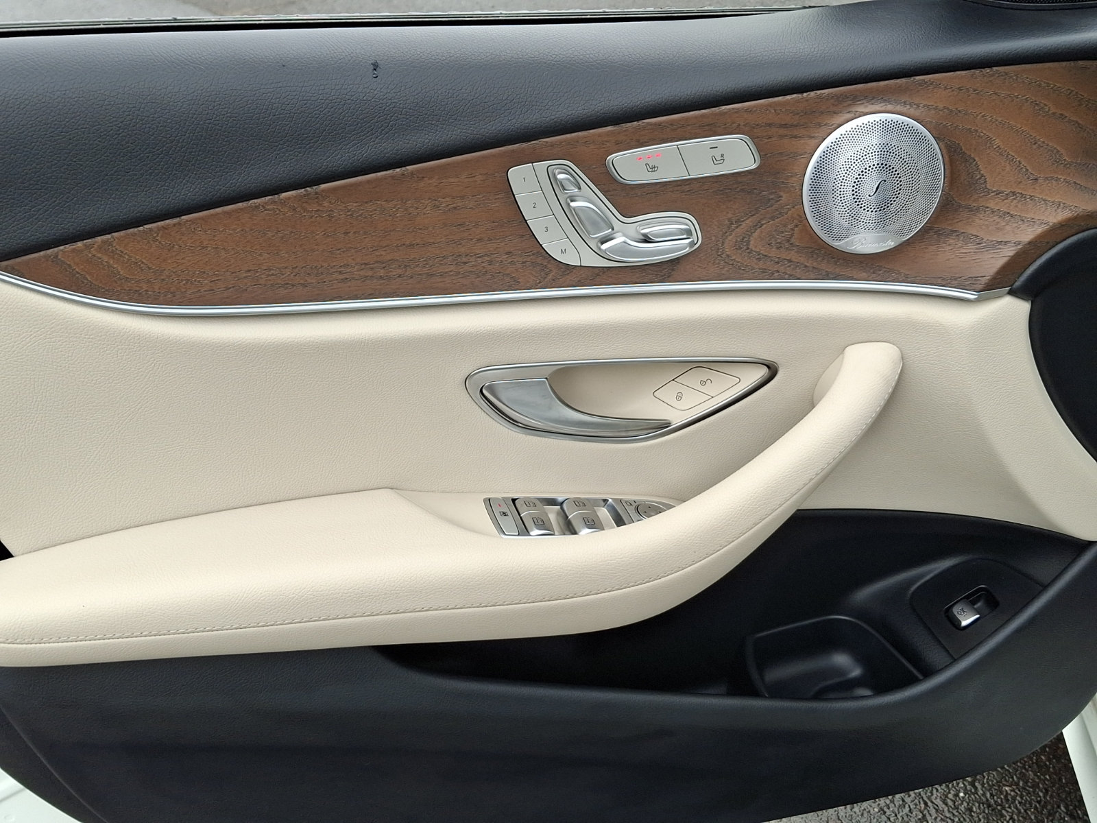 Used 2020 Mercedes-Benz E 350 4MATIC Sedan image 12