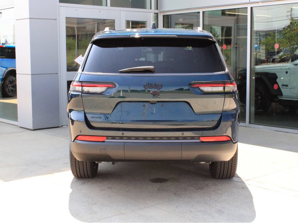 New 2026 Jeep Grand Cherokee L Limited w/ Limited Altitude Package AWD/4WD image 7