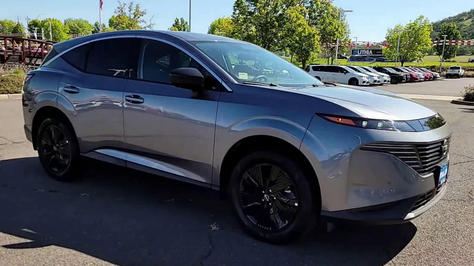 Used 2025 Nissan Murano SV AWD/4WD image 2