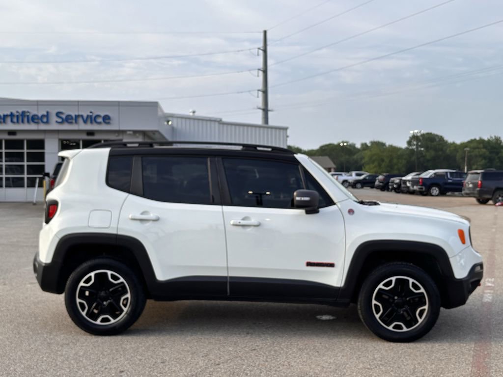 Used 2017 Jeep Renegade Trailhawk AWD/4WD image 6