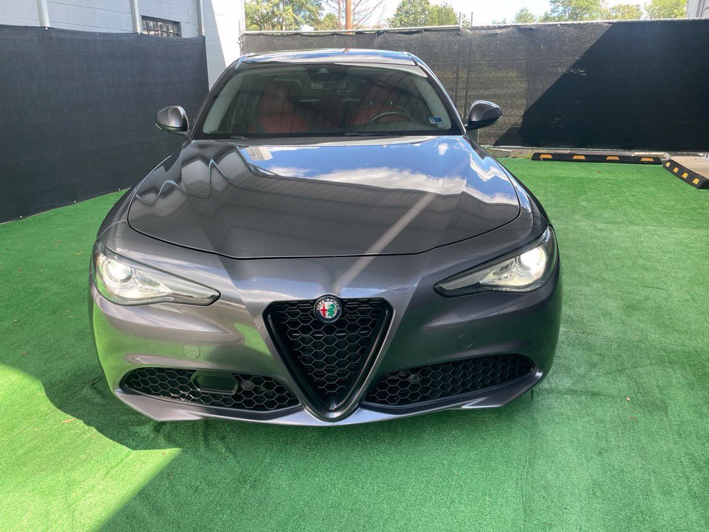Used 2020 Alfa Romeo Giulia Ti w/ Active Blind Spot Package AWD/4WD image 10