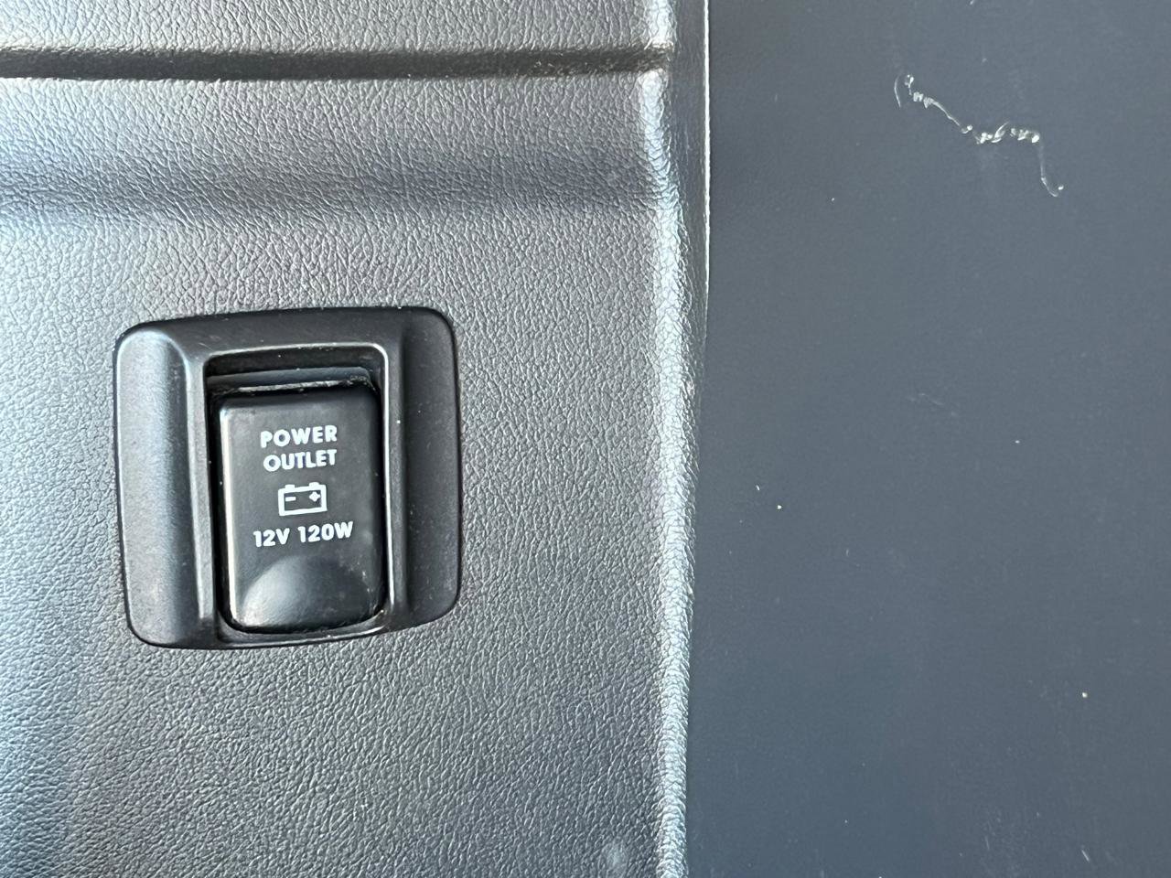 Used 2018 Mitsubishi Outlander ES image 34