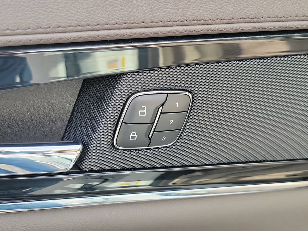 Certified 2023 Lincoln Nautilus FWD image 17