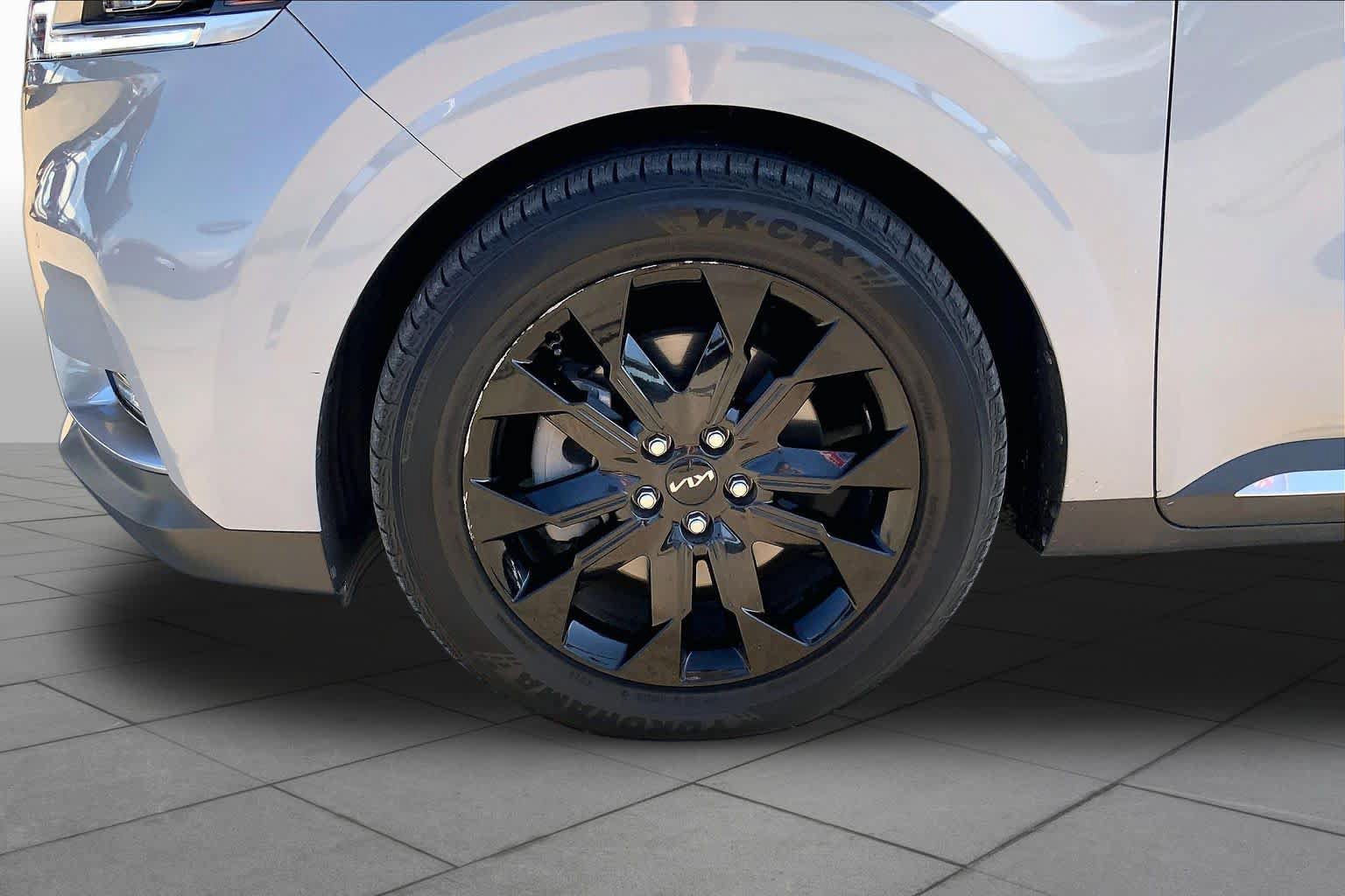 Used 2024 Kia Carnival SX Prestige FWD image 10