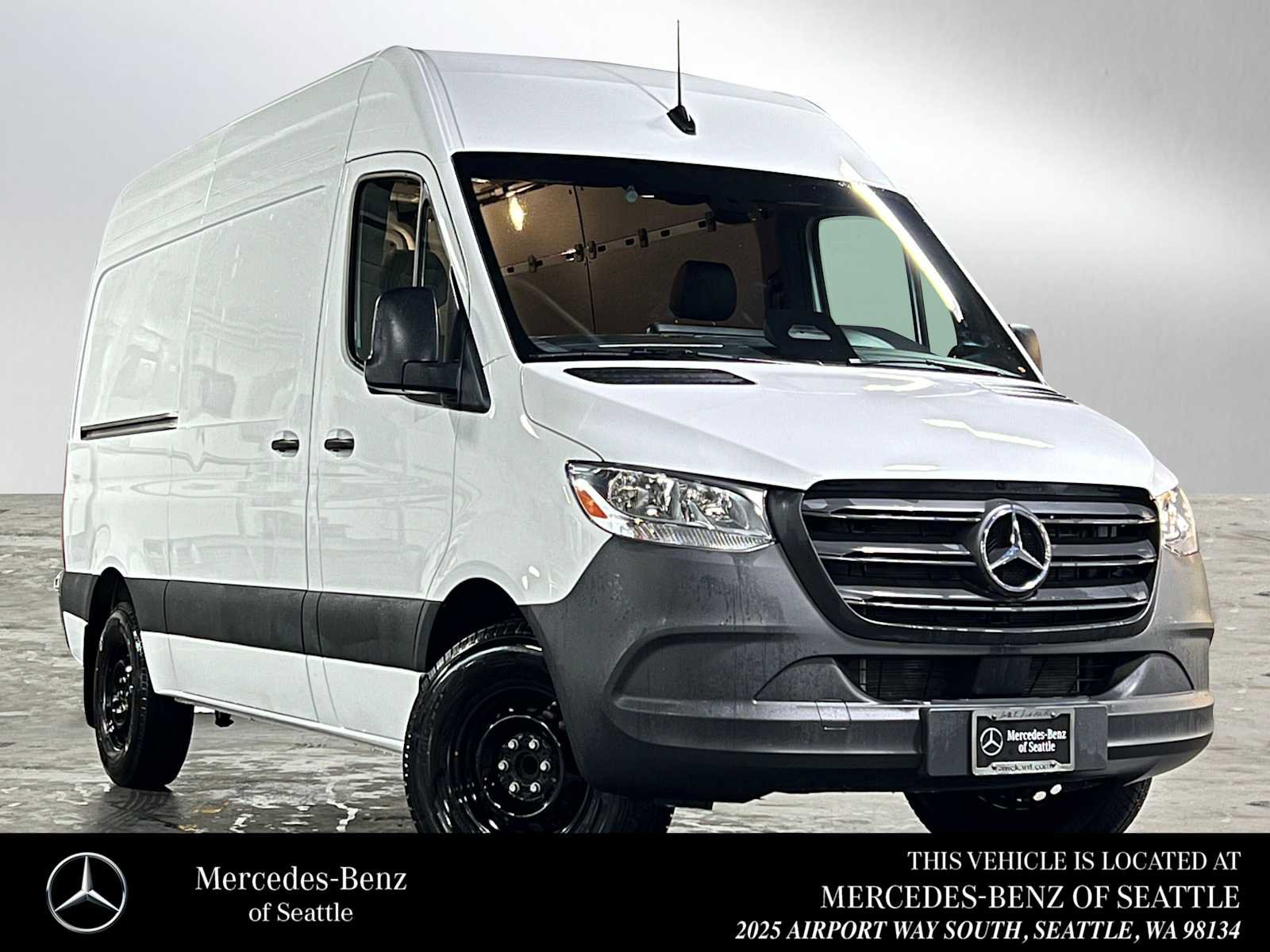 Used 2025 Mercedes-Benz Sprinter 2500 image 1