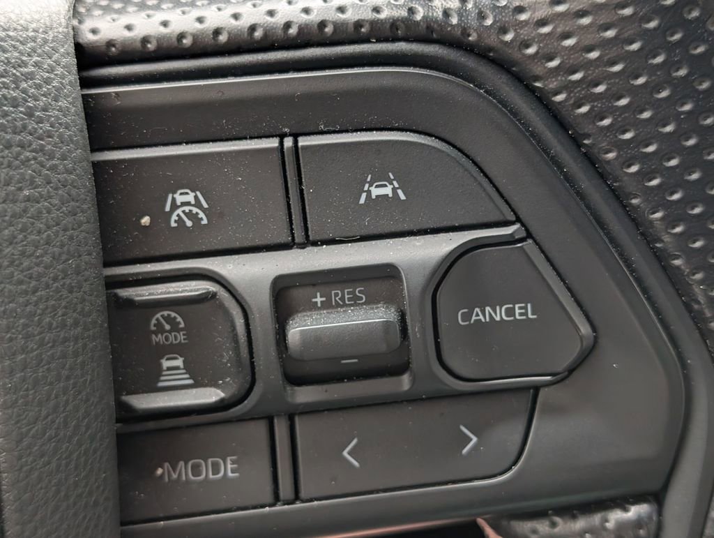 Used 2025 Toyota Tacoma SR5 AWD/4WD image 20