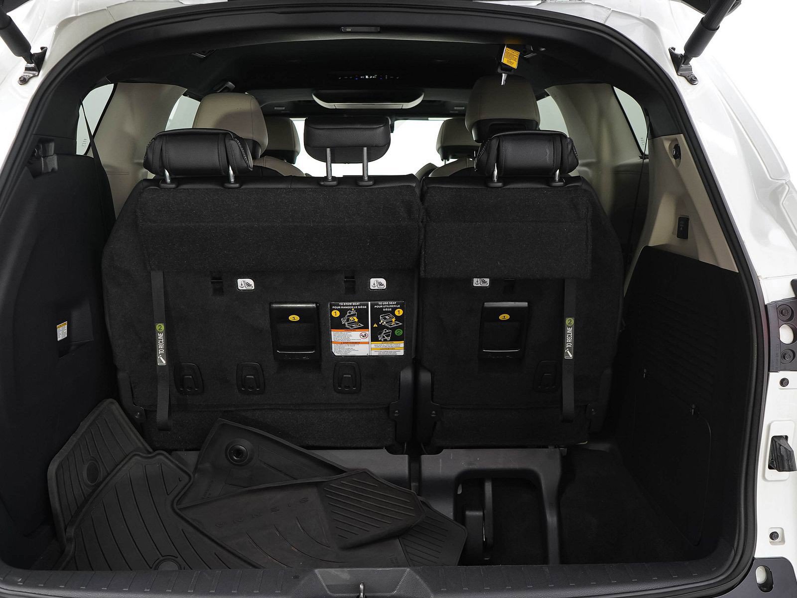Used 2025 Toyota Sienna Platinum AWD/4WD image 9