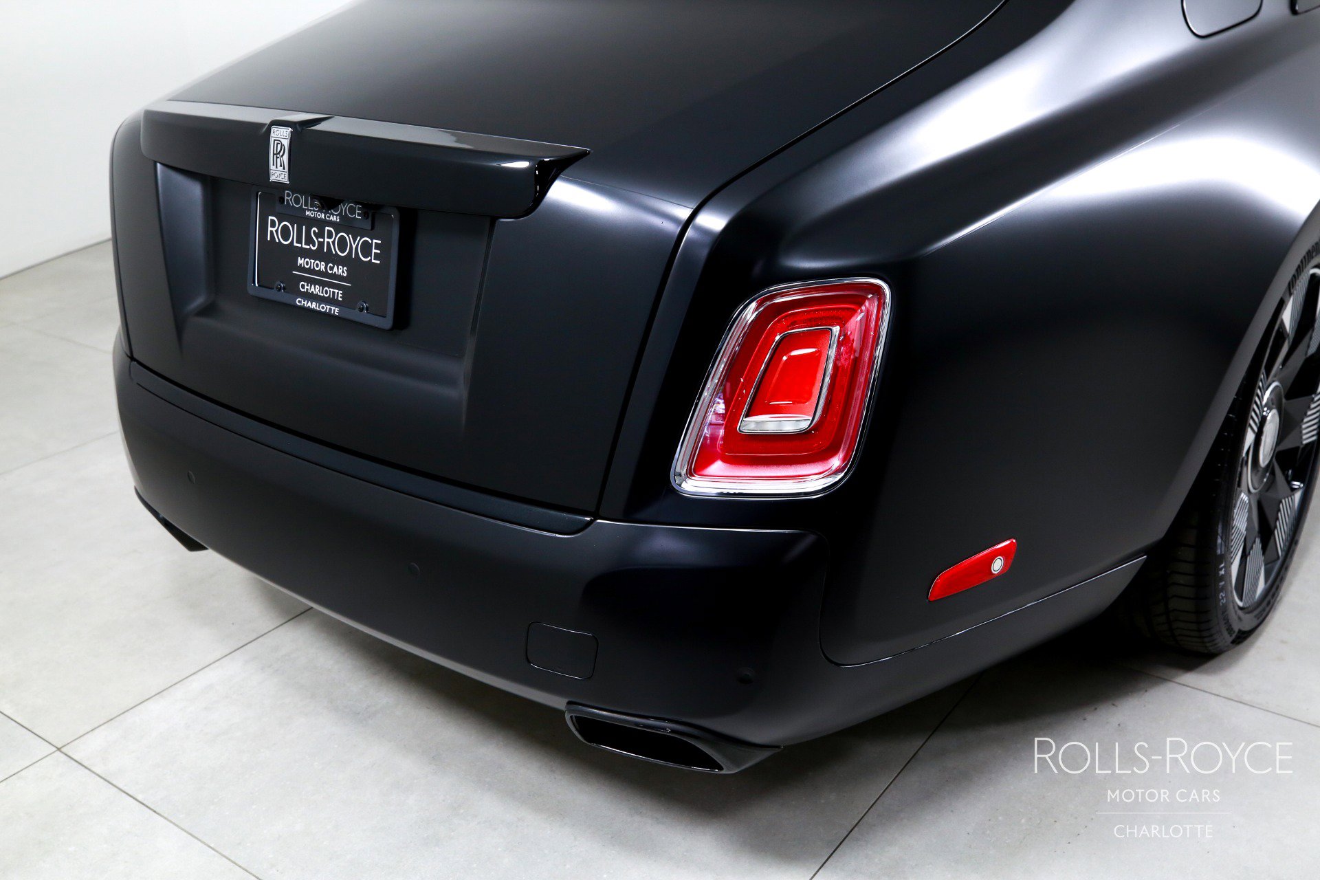 Used 2024 Rolls-Royce Phantom Extended Wheelbase w/ The Phantom Package image 45