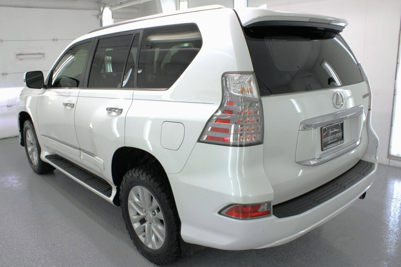 Used 2017 Lexus GX 460 Premium w/ Premium Package image 7