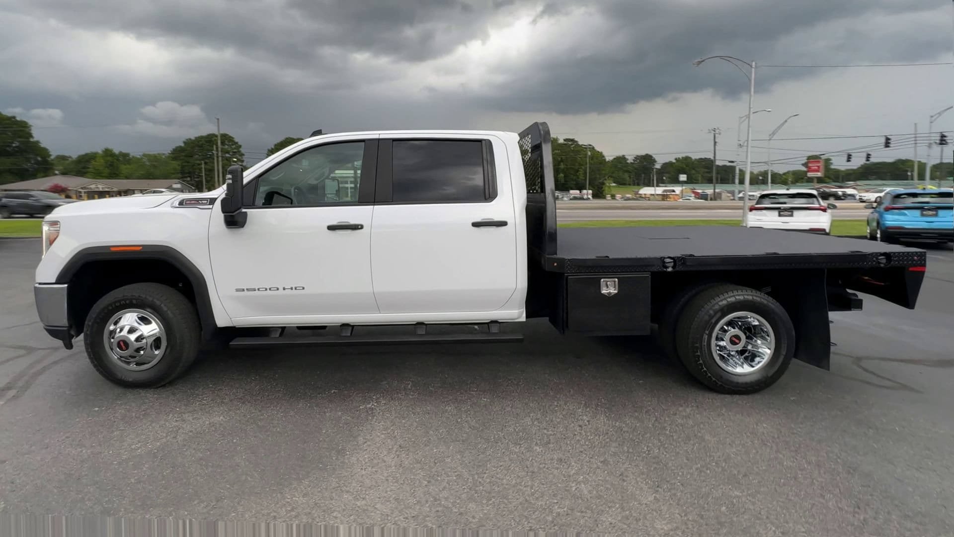 Used 2022 GMC Sierra 3500 Pro w/ Convenience Package AWD/4WD image 5