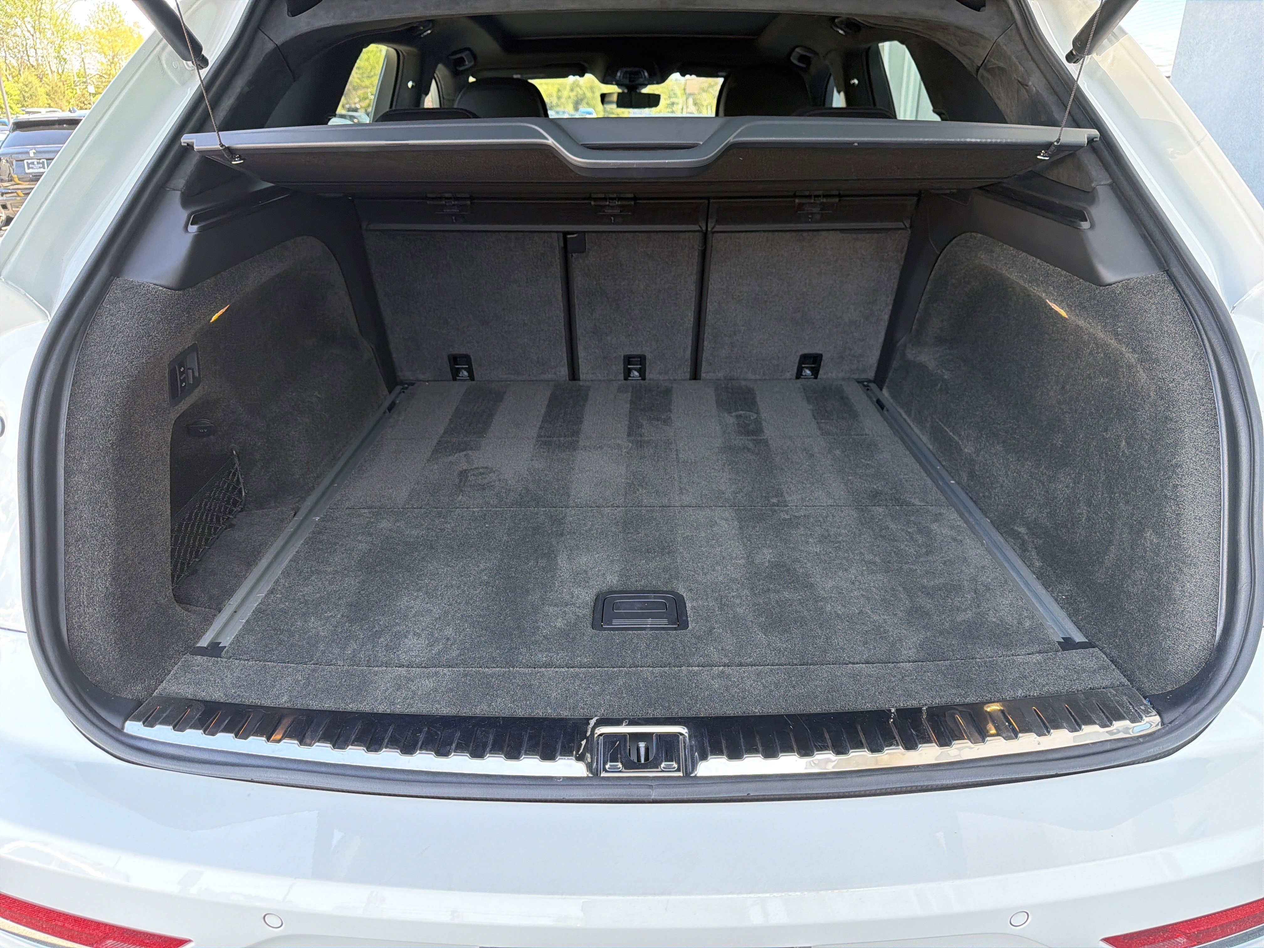 Used 2021 Bentley Bentayga AWD/4WD image 26