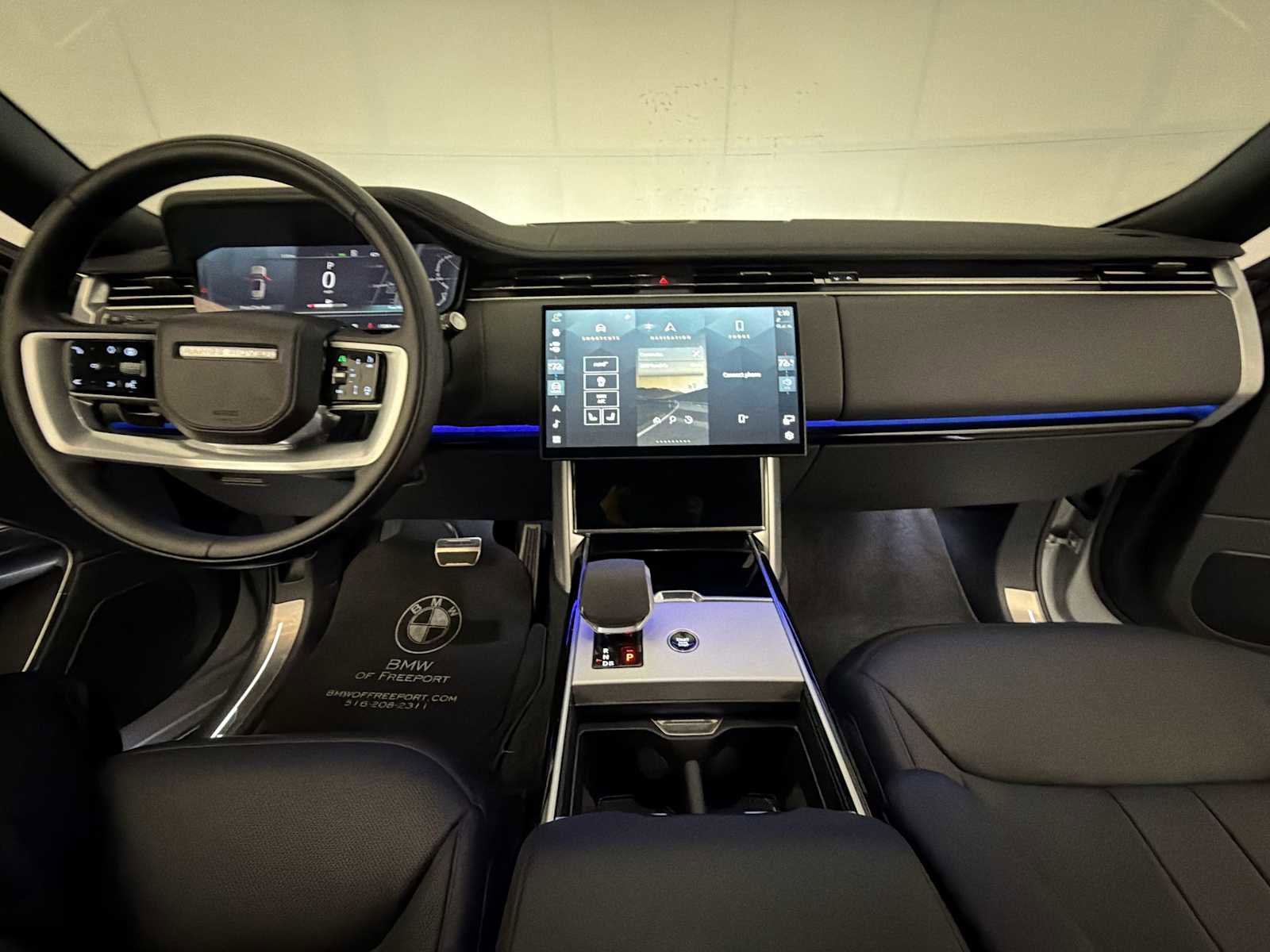 Used 2025 Land Rover Range Rover Long Wheelbase SE image 16