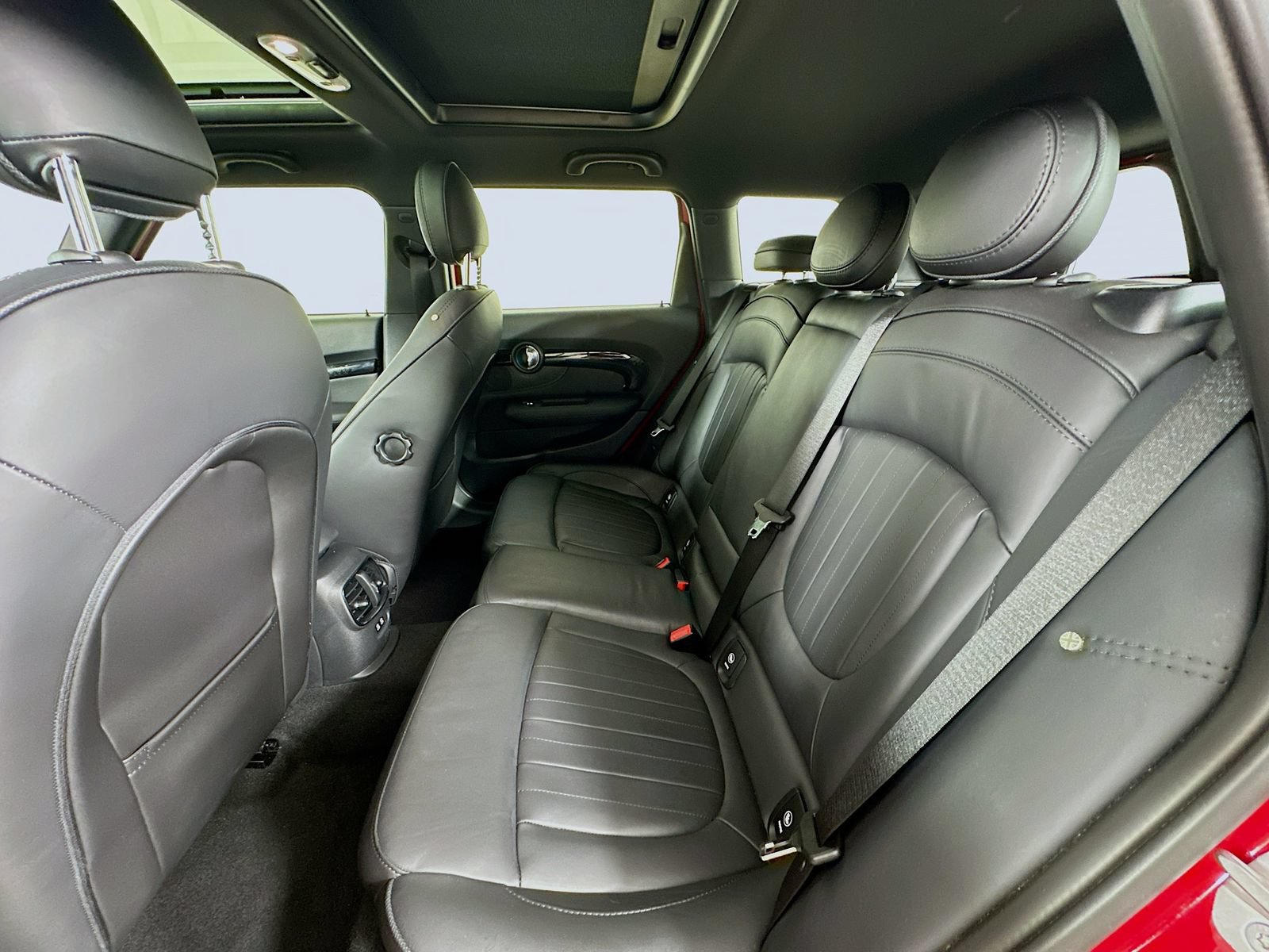 Certified 2024 MINI Cooper Clubman S w/ Signature Upholstery Package AWD/4WD image 40