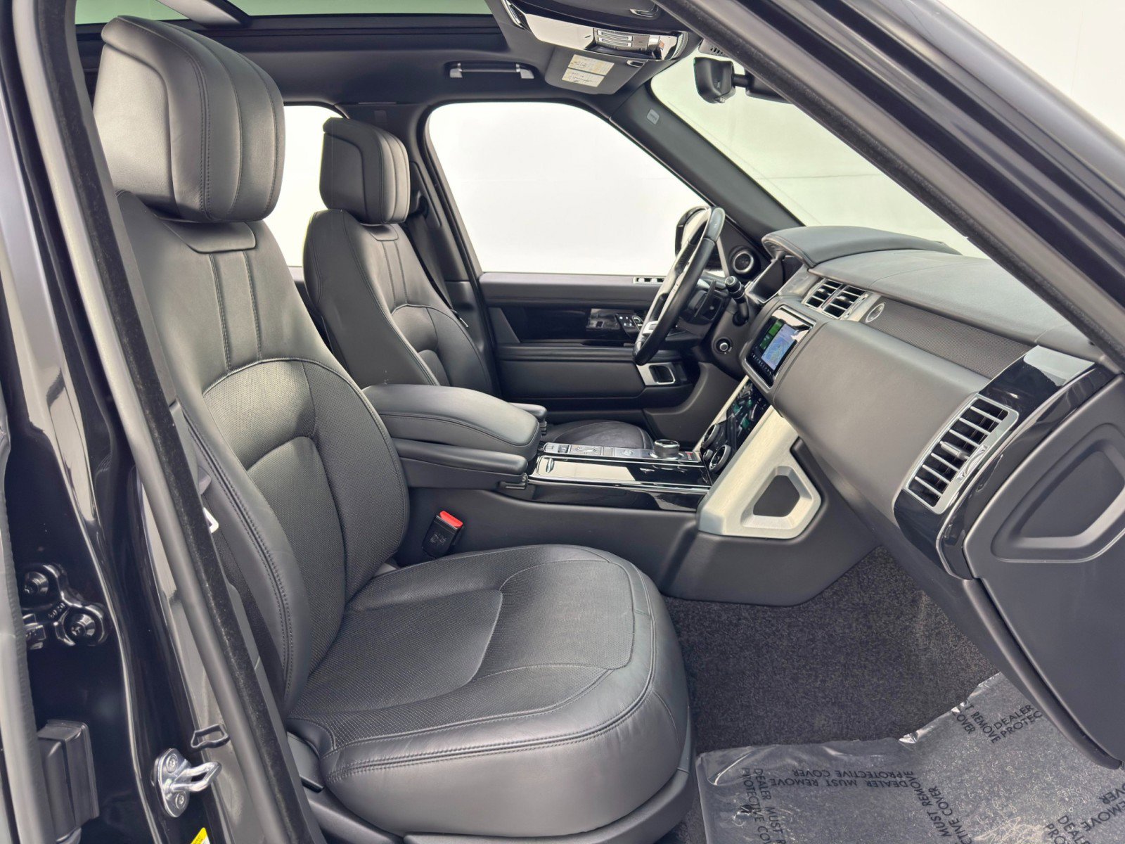 Used 2021 Land Rover Range Rover P525 Westminster Edition image 16