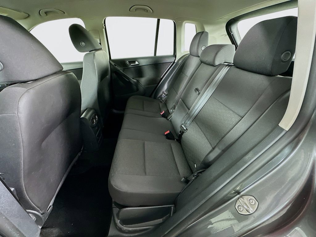 Used 2012 Volkswagen Tiguan S image 27