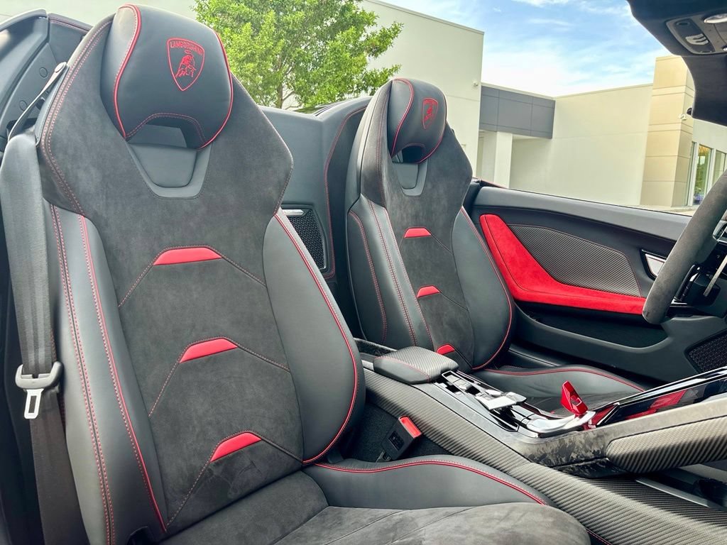 Used 2020 Lamborghini Huracan EVO AWD/4WD image 24