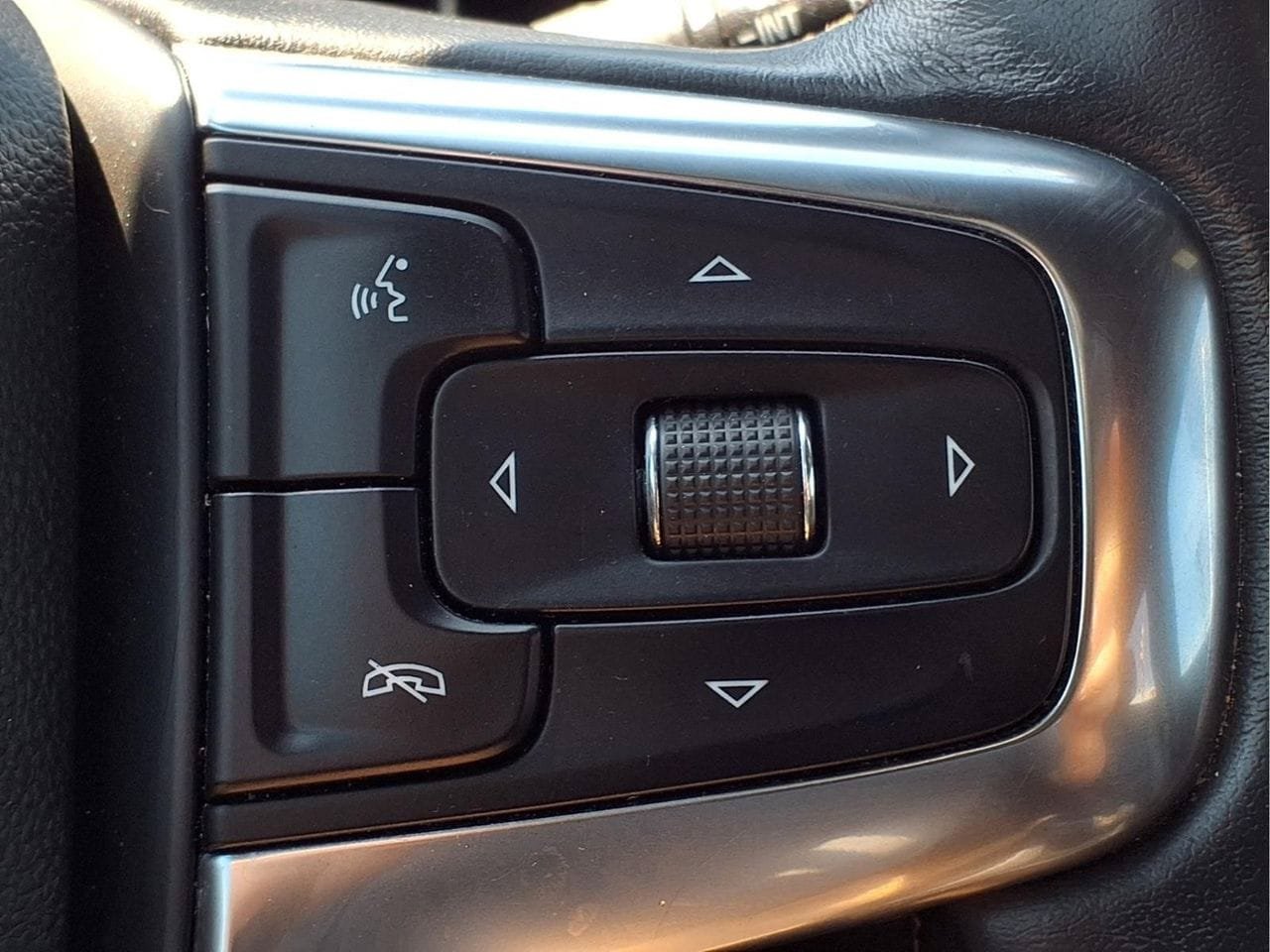 Used 2019 Chevrolet Blazer Premier AWD/4WD image 23