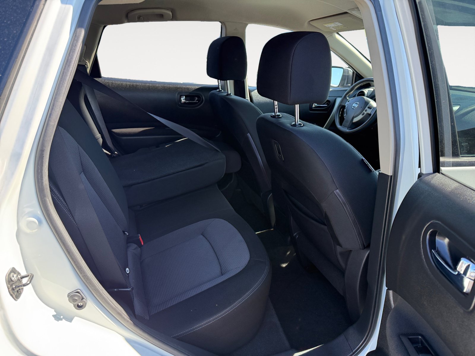 Used 2012 Nissan Rogue SV AWD/4WD image 18