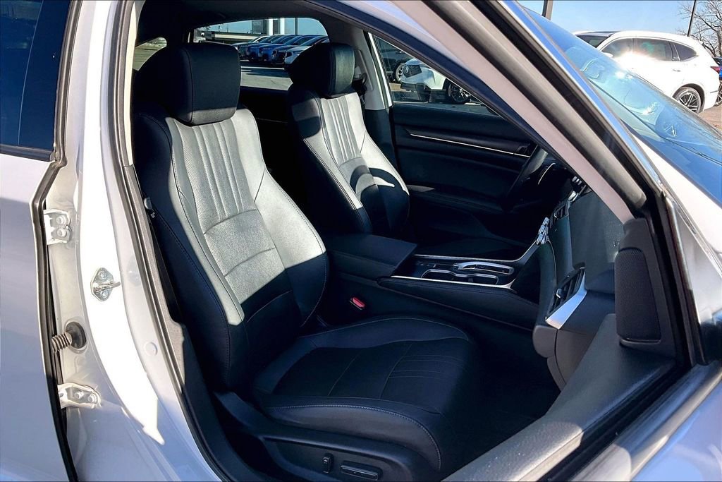 Used 2020 Honda Accord Touring image 10