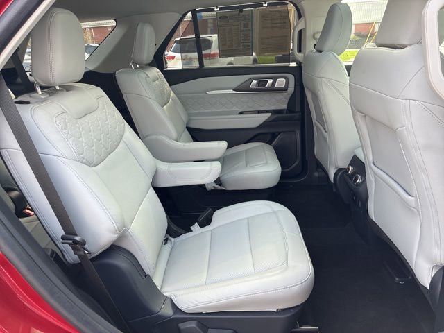 Used 2025 Ford Explorer Platinum w/ Ultimate Package image 30