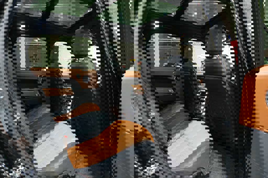 Used 2017 Land Rover Range Rover Sport HSE Dynamic image 24