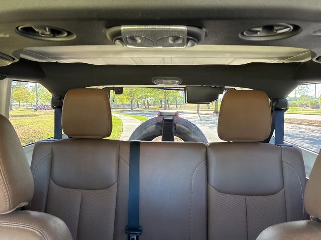 Used 2016 Jeep Wrangler Unlimited Sahara image 32