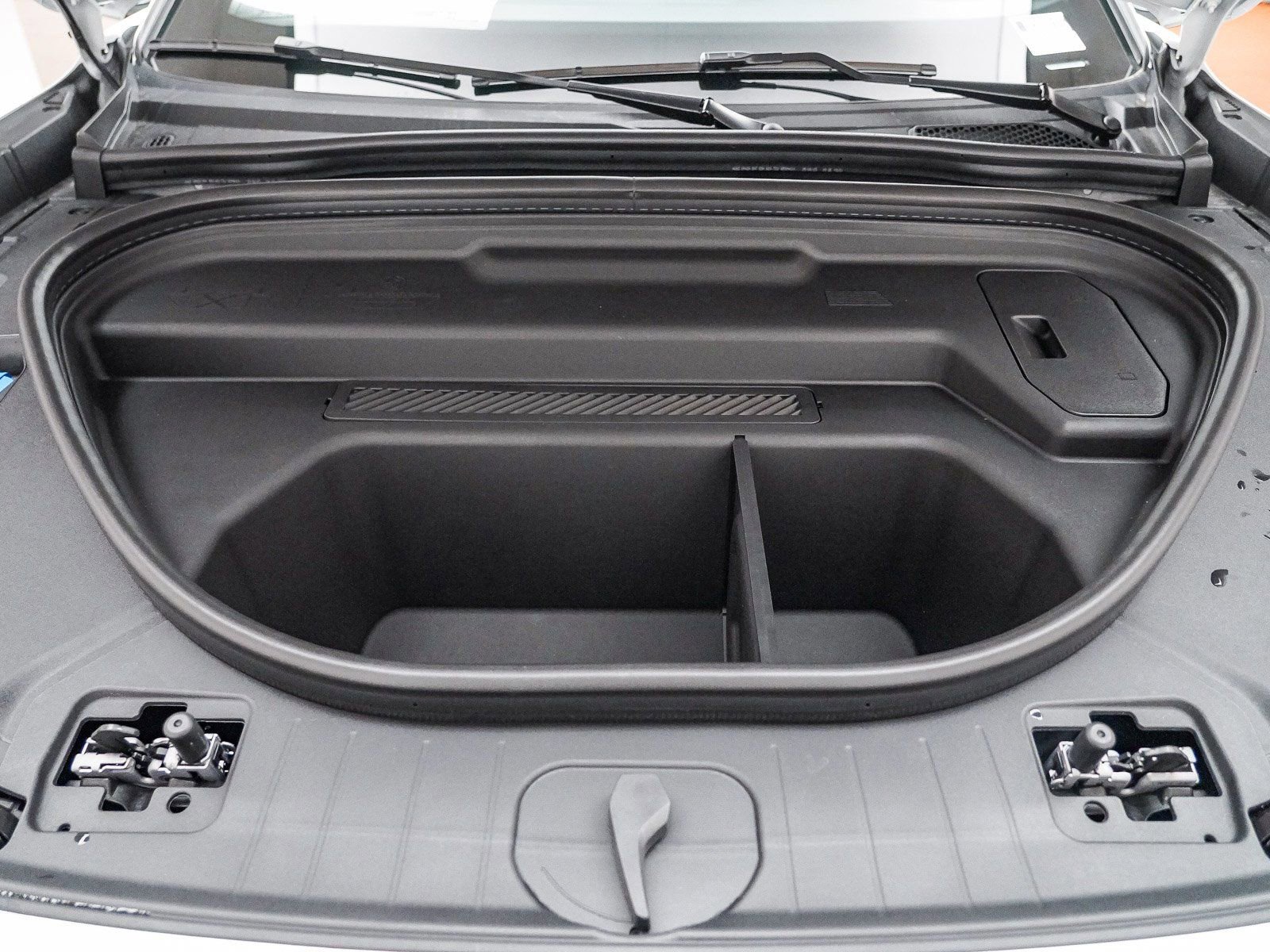 New 2025 Audi Q6 e-tron Premium AWD/4WD image 30