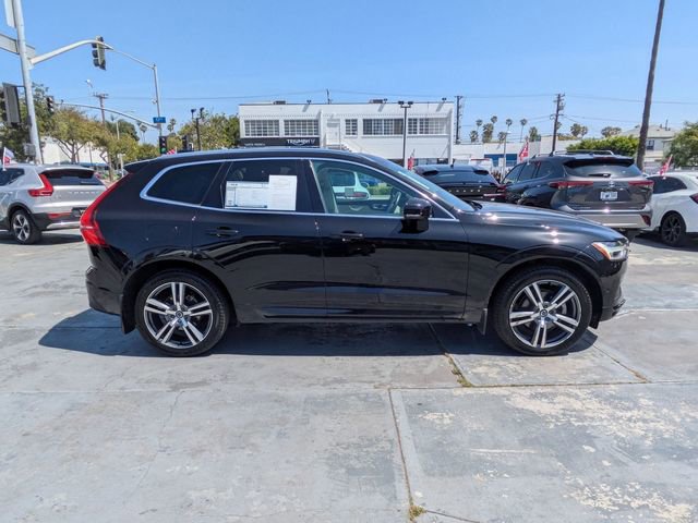 Used 2018 Volvo XC60 T5 Momentum w/ Convenience Package image 2