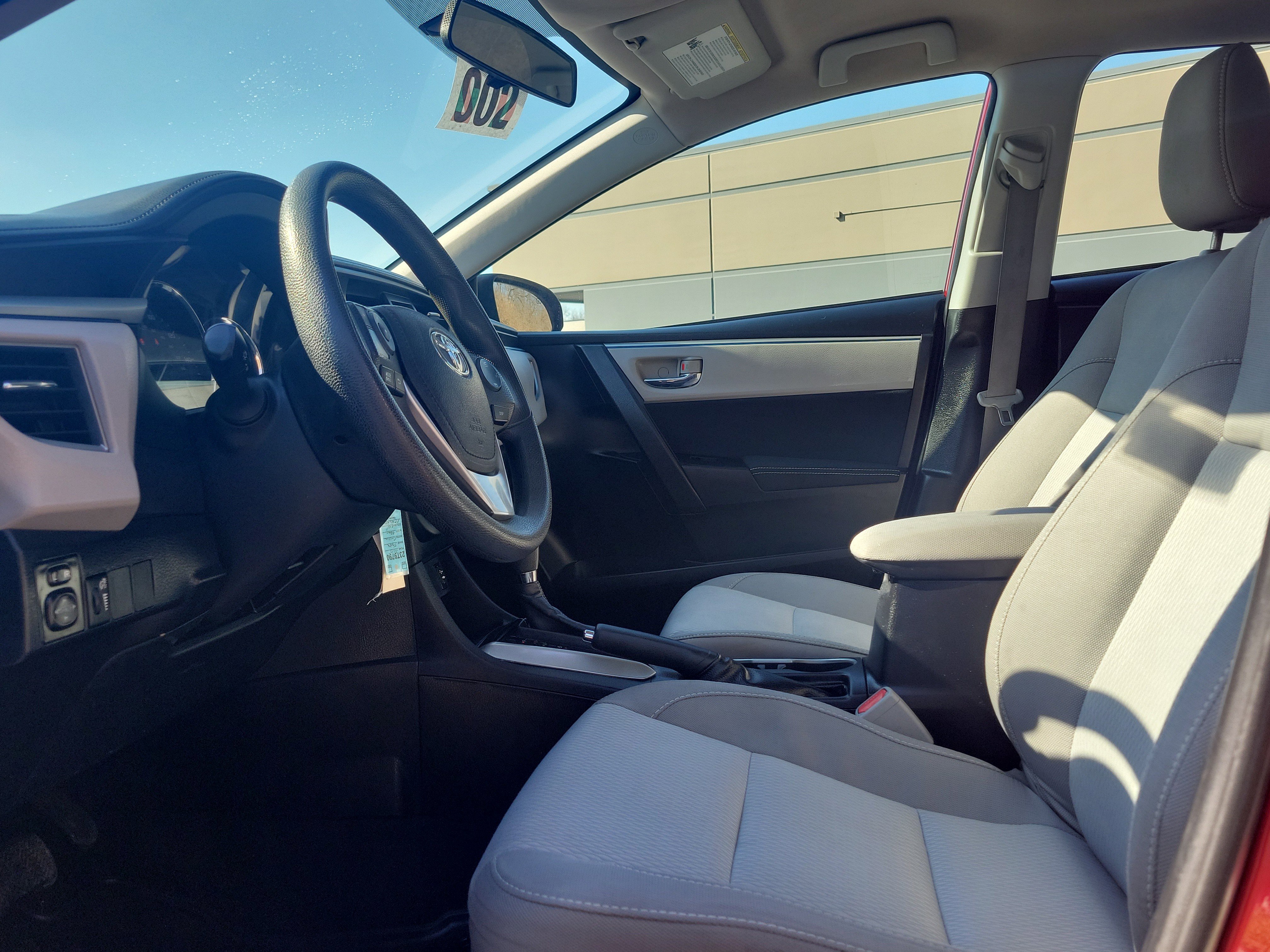 Used 2015 Toyota Corolla LE image 22