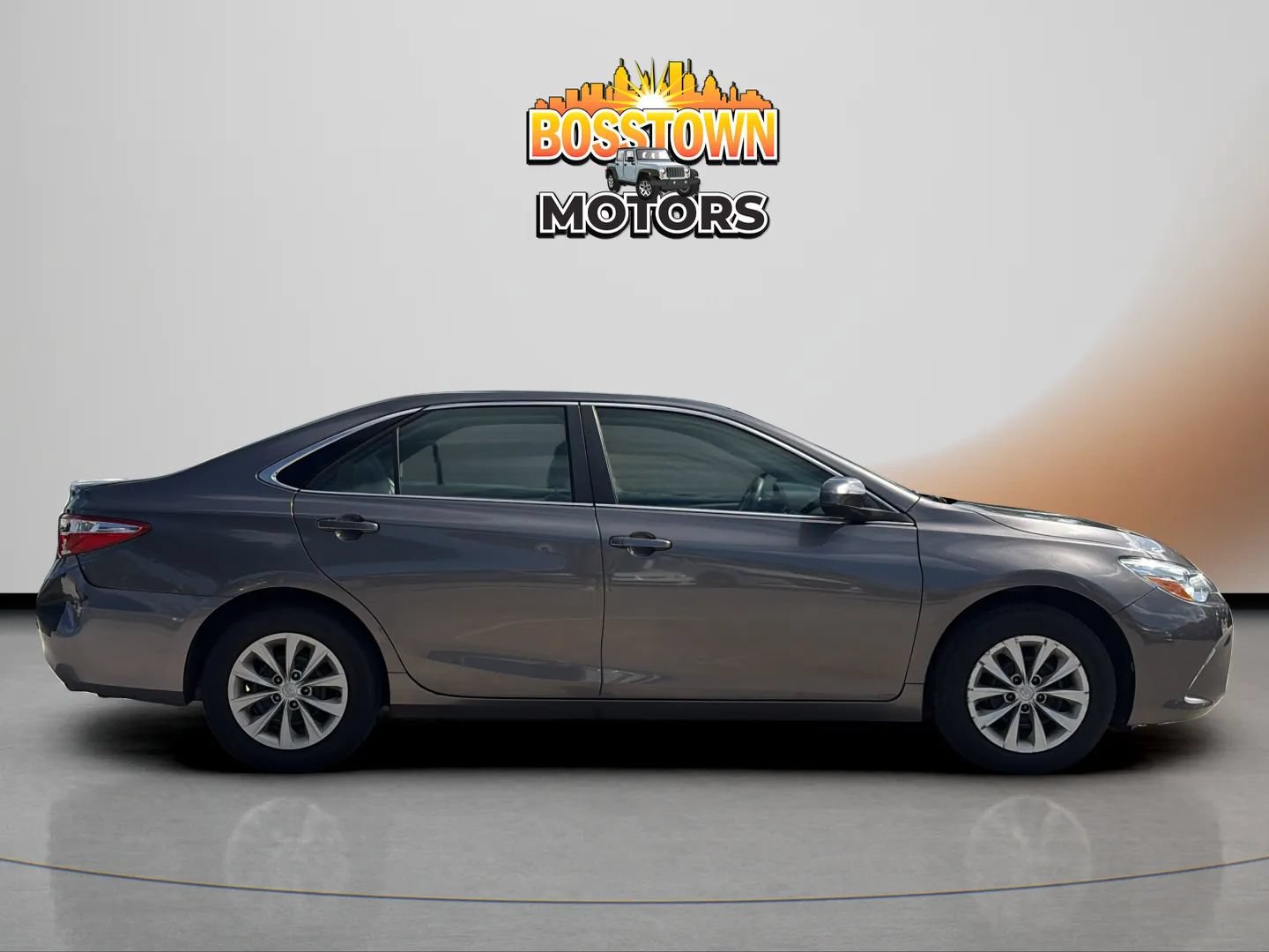 Used 2017 Toyota Camry LE FWD image 9