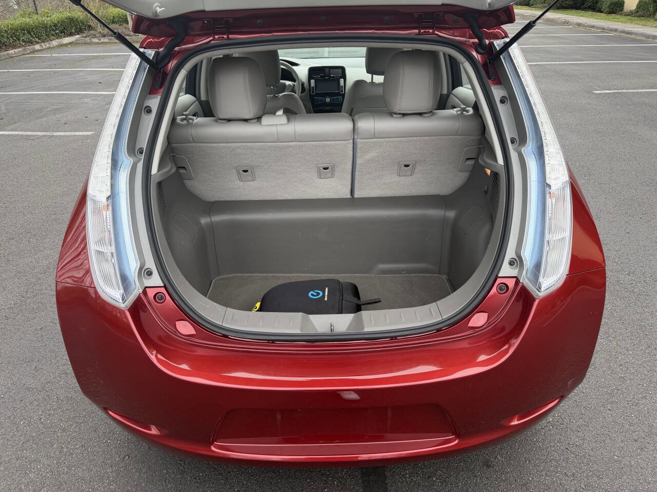 Used 2012 Nissan Leaf SL image 7