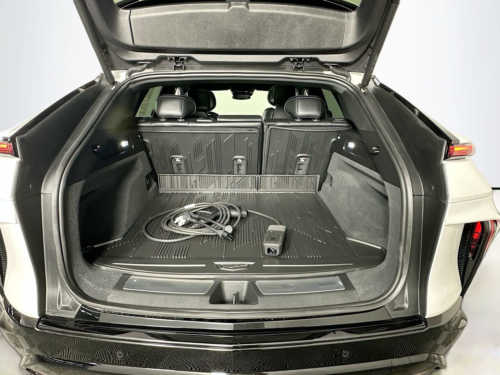 Used 2025 Cadillac Lyriq Sport w/ LPO, Floor Liner Package AWD/4WD image 27