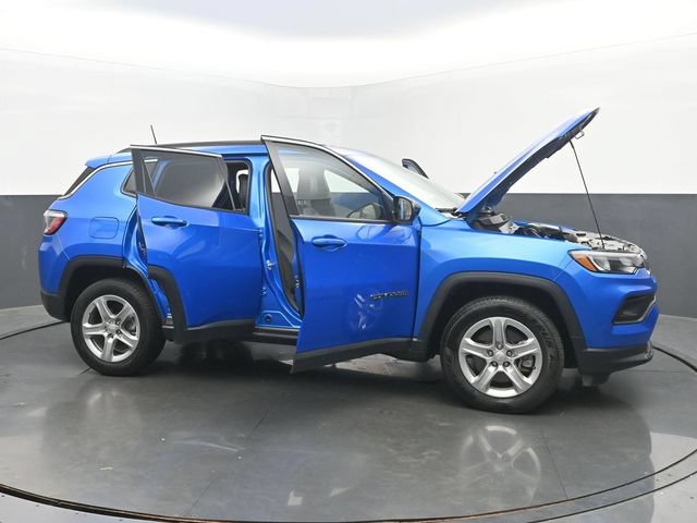 Used 2024 Jeep Compass Latitude AWD/4WD image 55