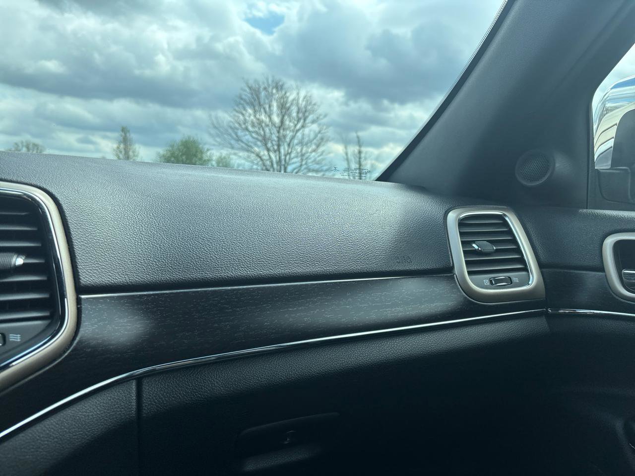 Used 2014 Jeep Grand Cherokee Limited w/ Luxury Group II AWD/4WD image 33