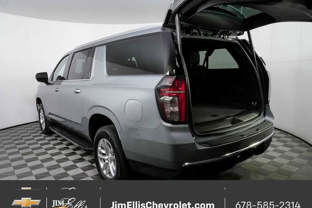 Certified 2024 Chevrolet Suburban LT RWD image 34