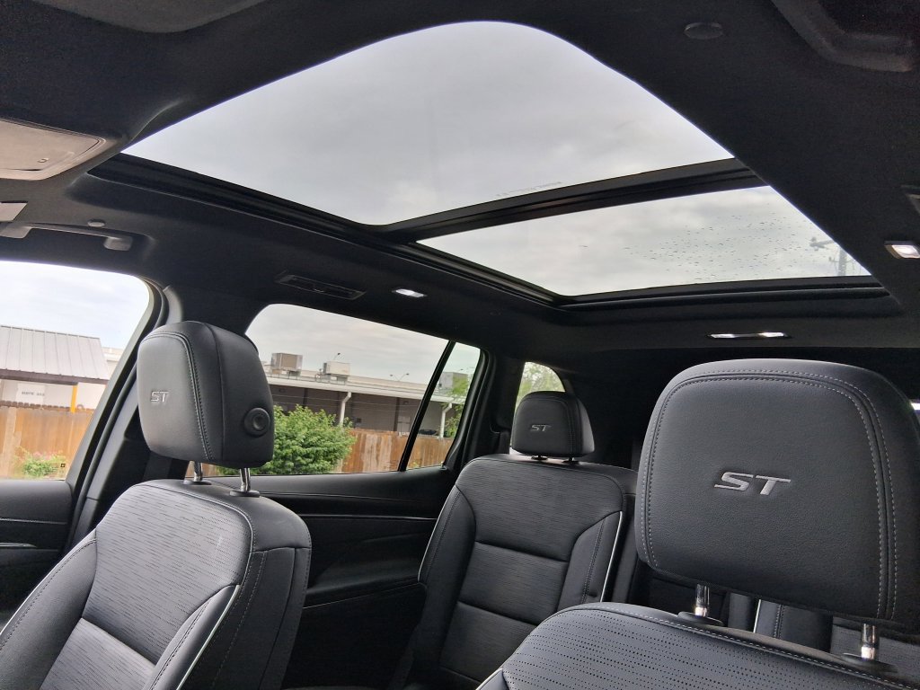 Used 2025 Buick Enclave Sport Touring w/ Power Package FWD image 20