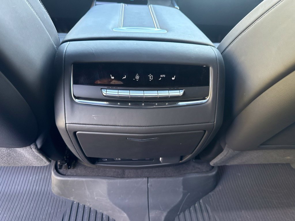 Used 2026 Cadillac Escalade Platinum Sport w/ LPO, Floor Liner Package AWD/4WD image 20