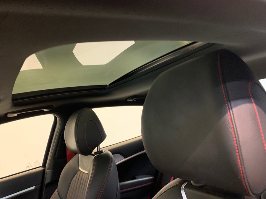 Used 2023 Genesis G70 2.0T w/ Sport Prestige Package image 19