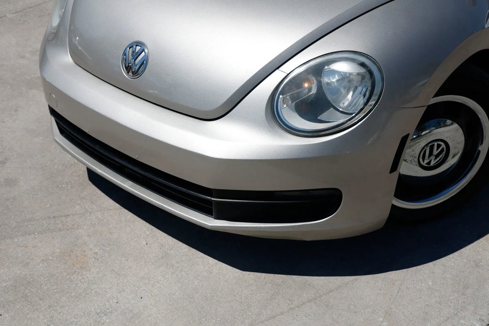 Used 2012 Volkswagen Beetle 2.5 image 20
