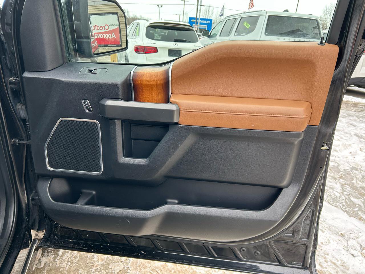 Used 2016 Ford F150 Limited image 16